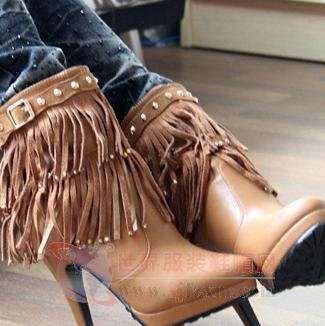 女人味高跟短靴 讓你穿出完美腿型